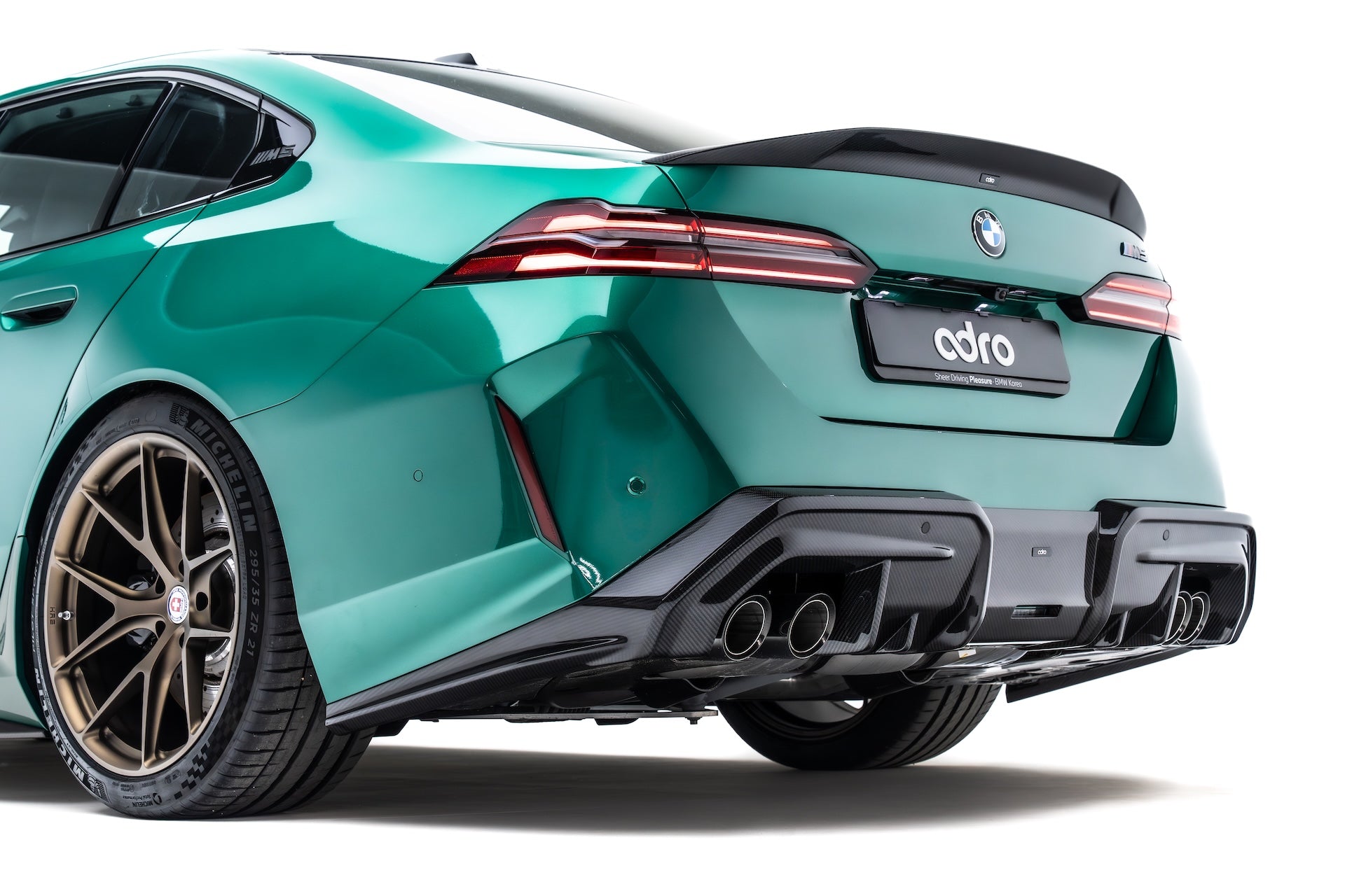 BMW G90 M5 Dry Carbon Fiber Full Kit 2024+