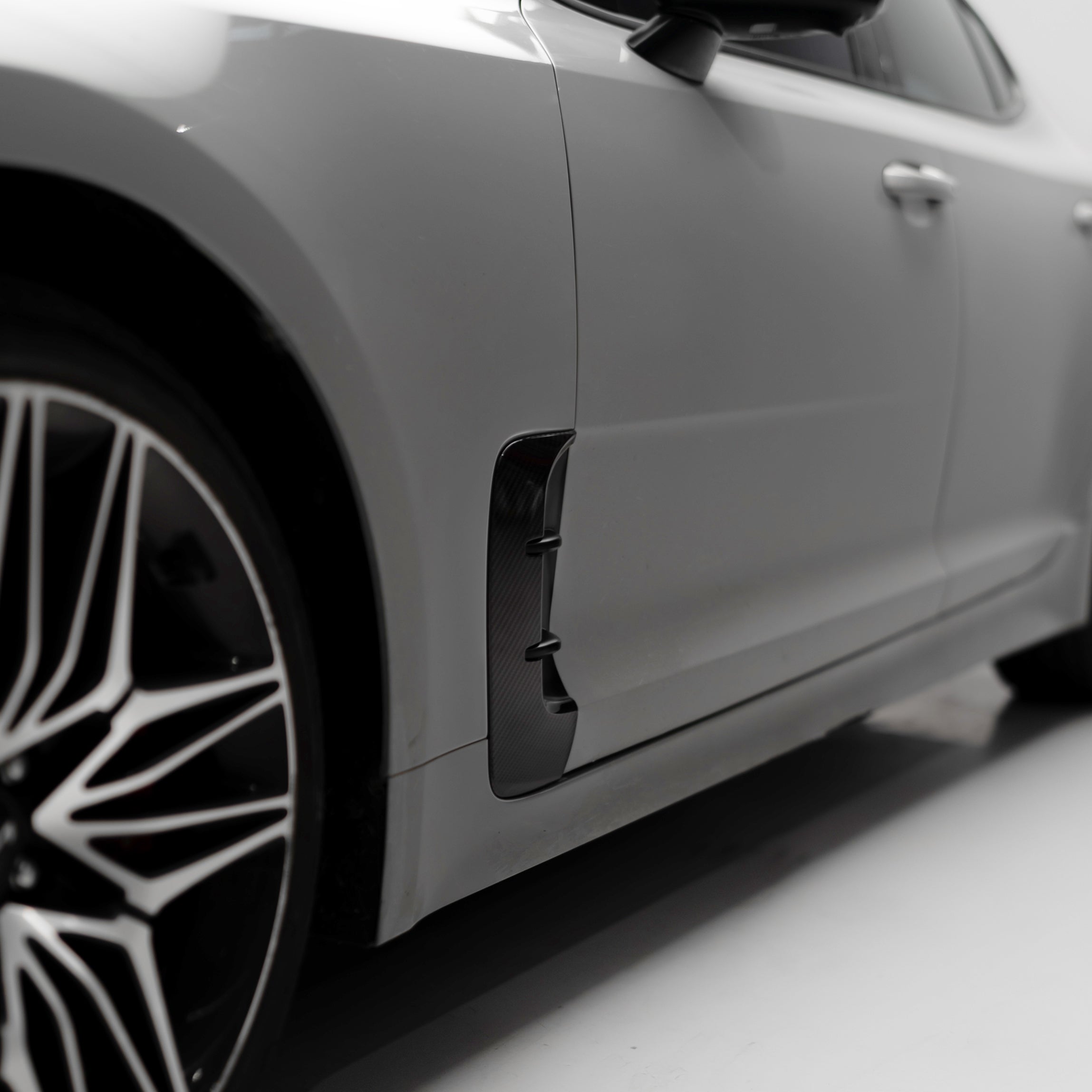 MP Speed Style Dry Carbon Fender Vents for KIA Stinger CK 2017+