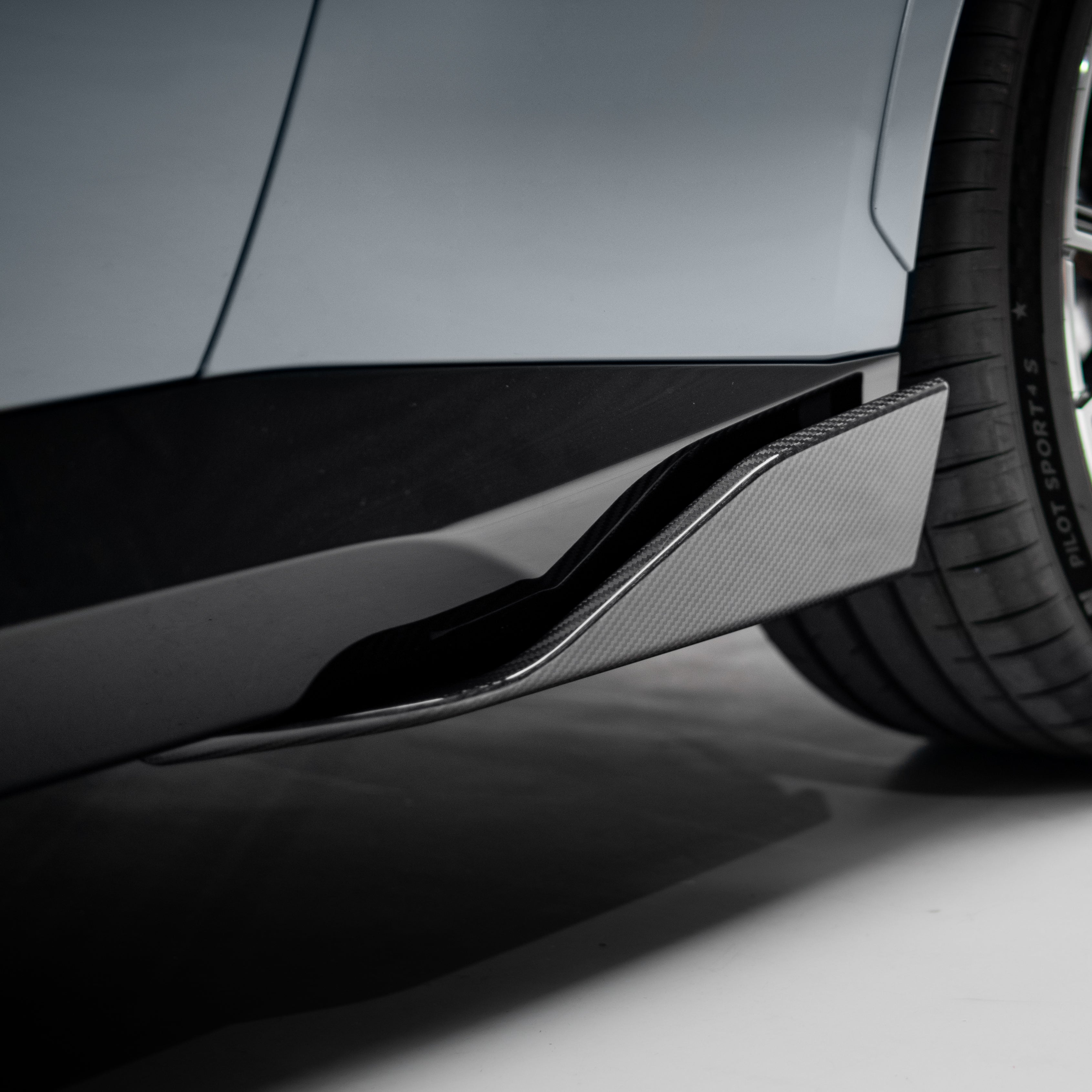 M Performance Style Pre Pregged Dry Carbon Fiber Side Skirts for BMW 2 Series Coupe G42 2021+