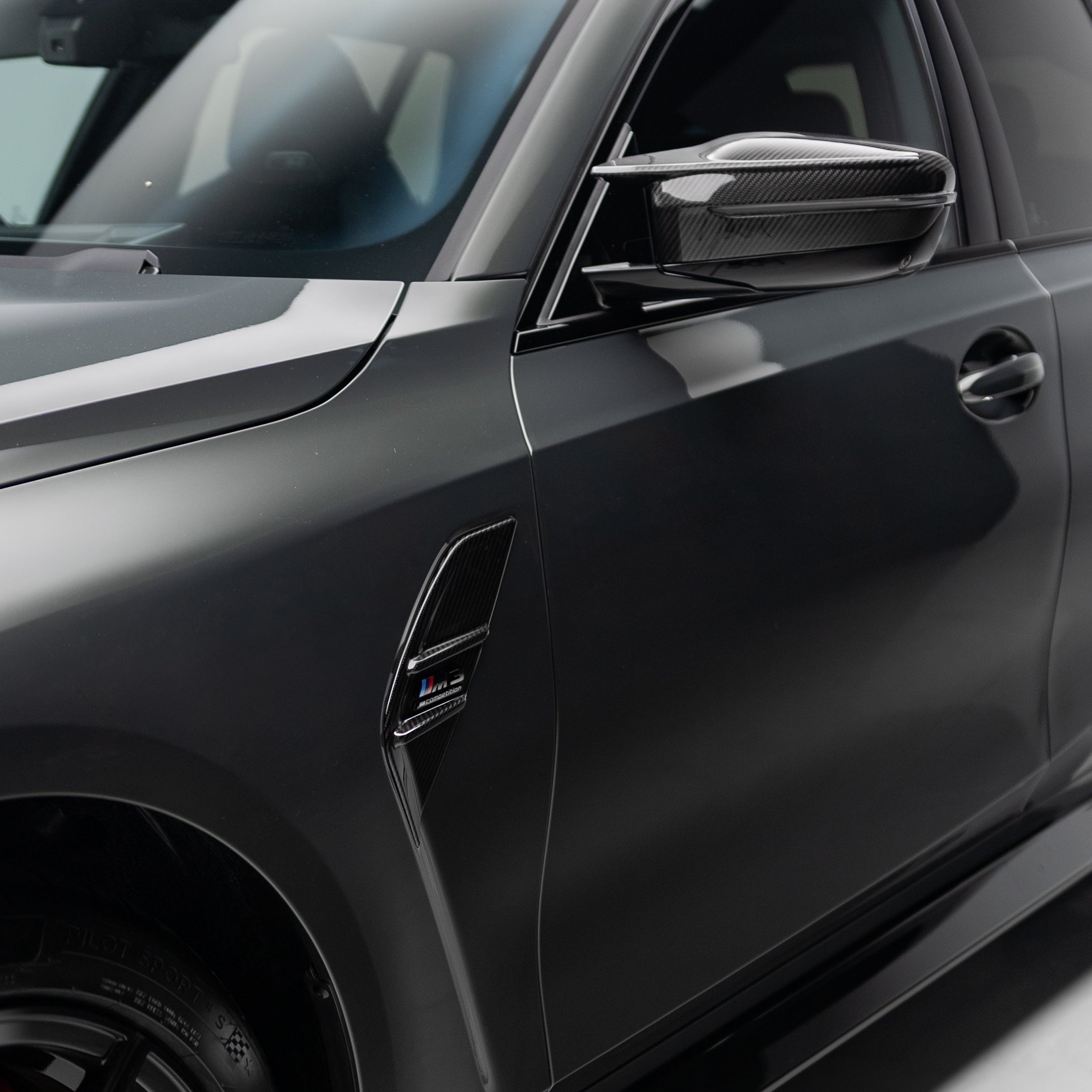 M Performance Style Pre Pregged Dry Carbon Fender Vent Cover for BMW M3 G80 G81 2020+