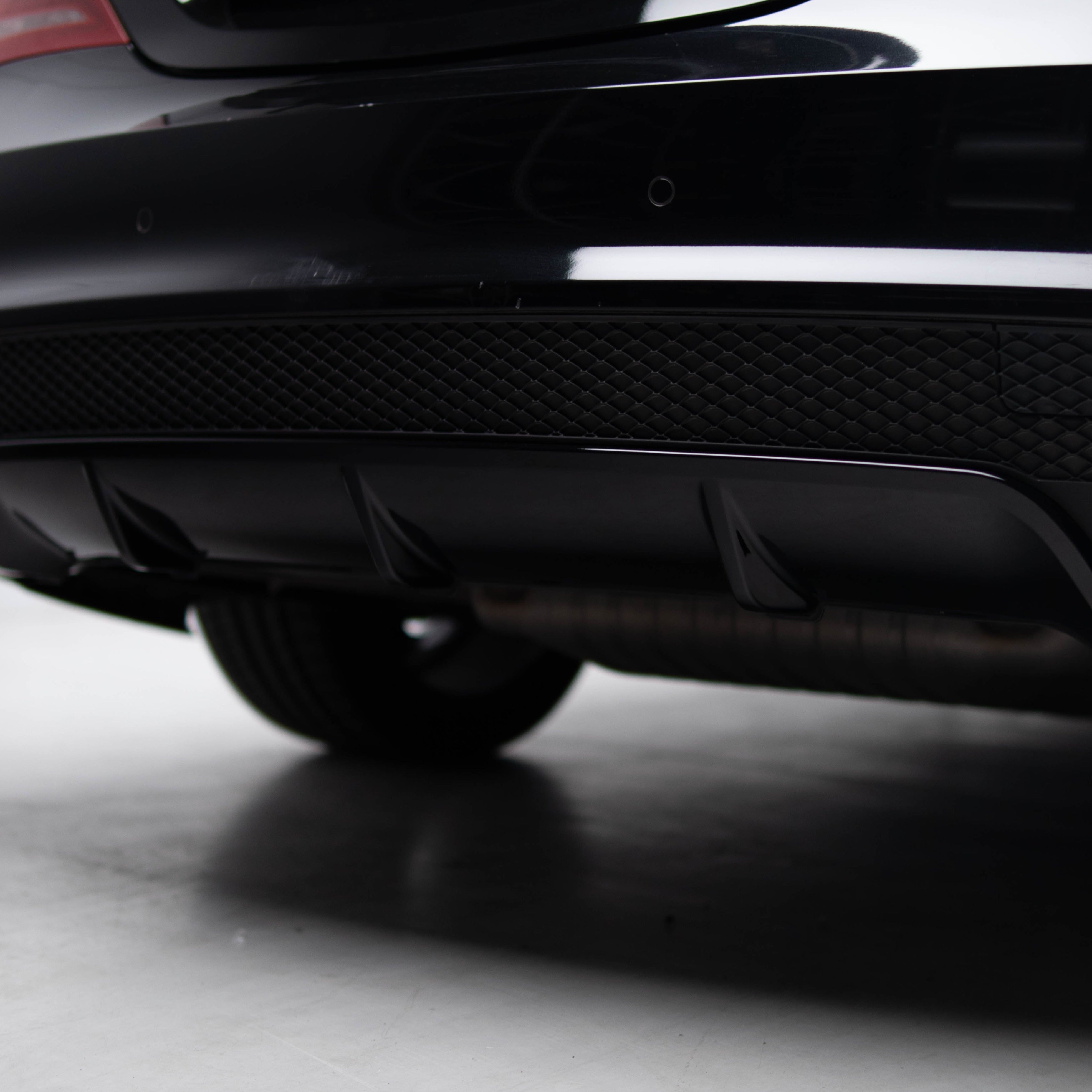 AMG Style Rear Diffuser & Exhaust Tips for Mercedes-Benz CLA Class C117 Coupe / X117 Wagon 2014-2016