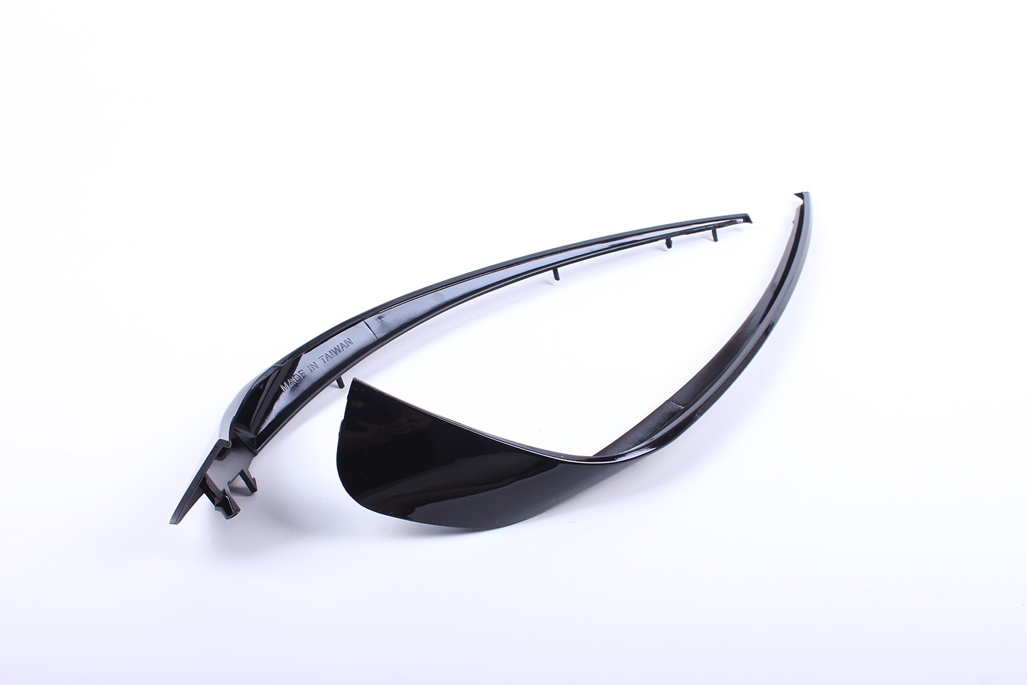 AMG Style Front Canards for Mercedes-Benz CLA C117 Coupe / X117 Wagon 2014-2016