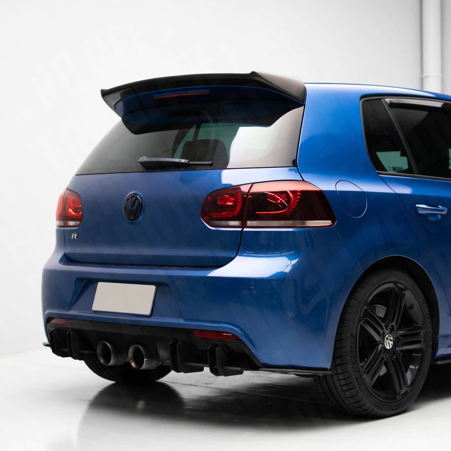 OSIR Style Carbon Fiber Spoiler for Volkswagen Golf MK6 GTI/R