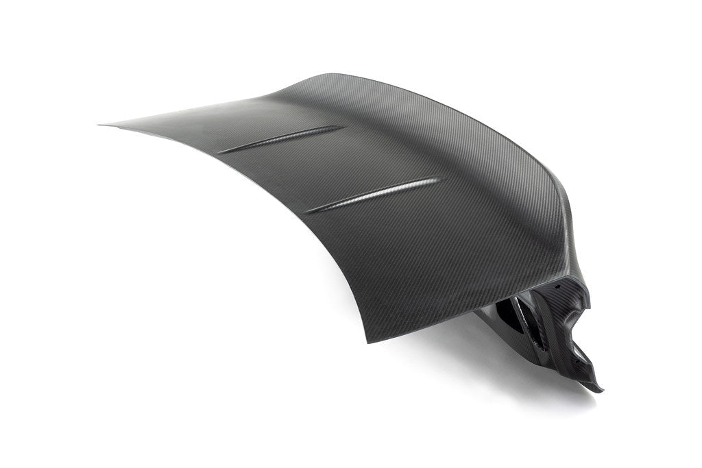 Alpha N G80 M3 Carbon CSL trunk lid, exterior view, white background, showcasing lightweight carbon fiber design.