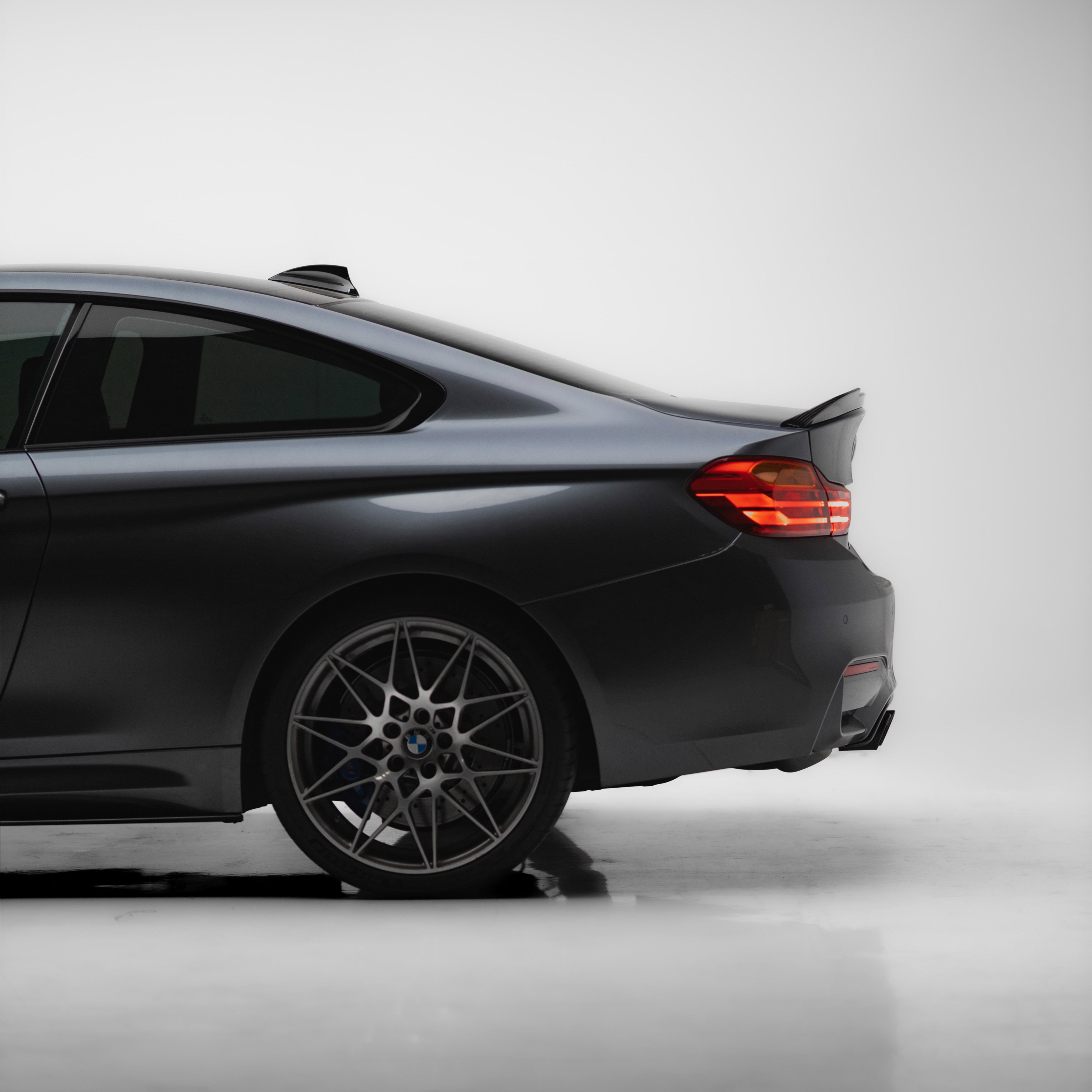CS Style Pre Pregged Dry Carbon Fiber Spoiler for BMW M4 F82 2014-2020