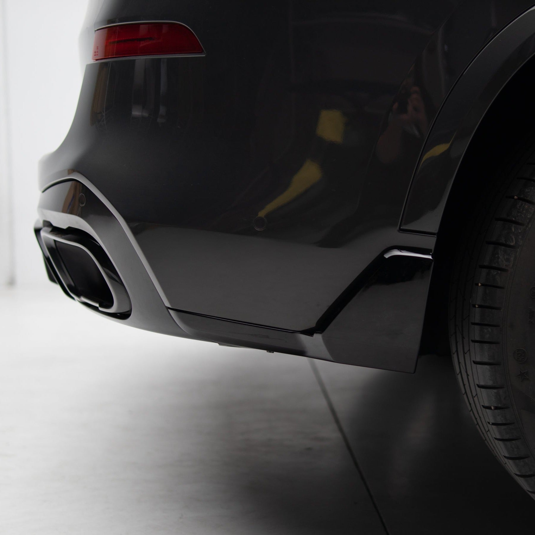 M Performance Style Gloss Black Rear Splitter & Diffuser for BMW X5 G05 Pre LCI 2018-2022