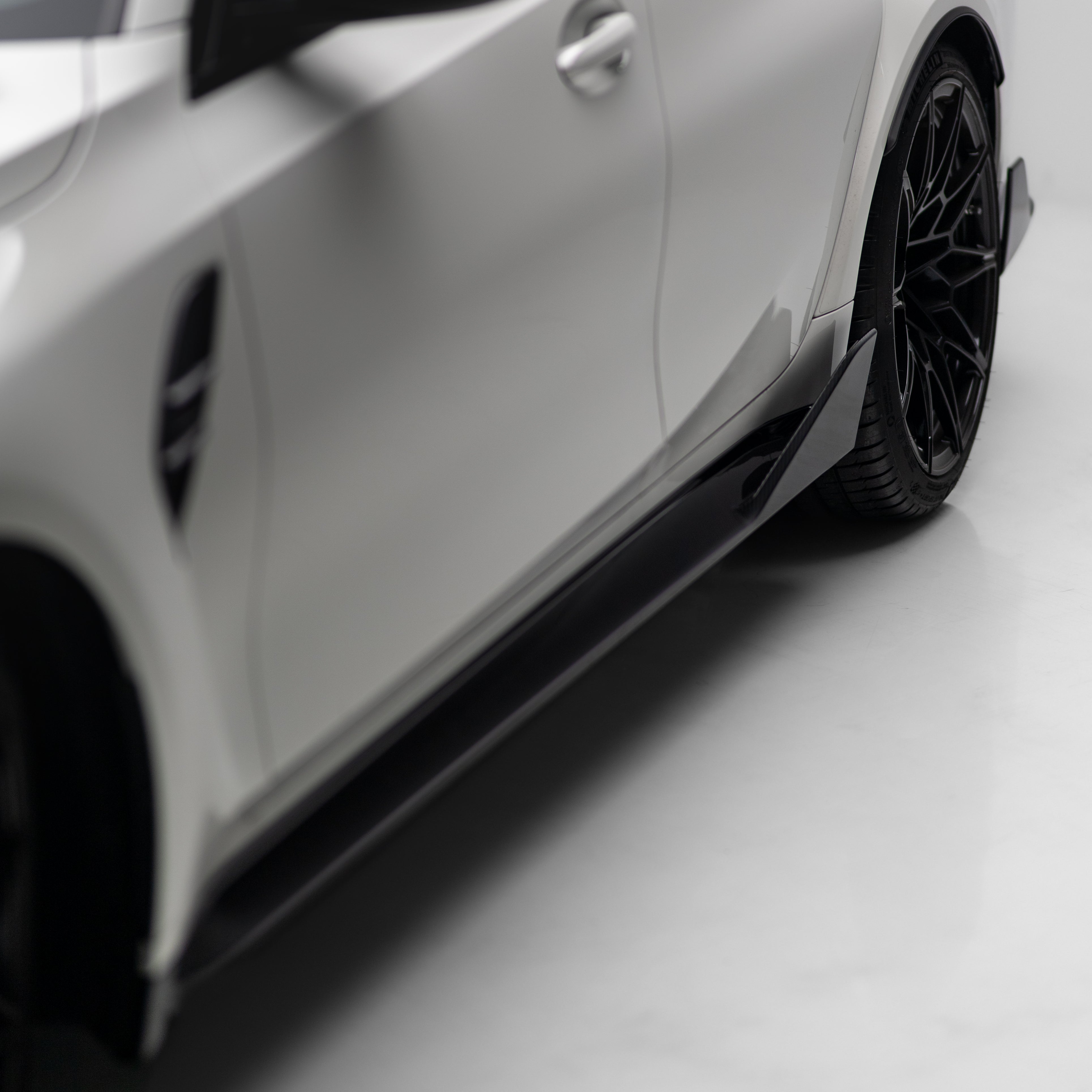 M Performance Style Pre Pregged Dry Carbon Side Skirts for BMW M3 G80 G81 2020+
