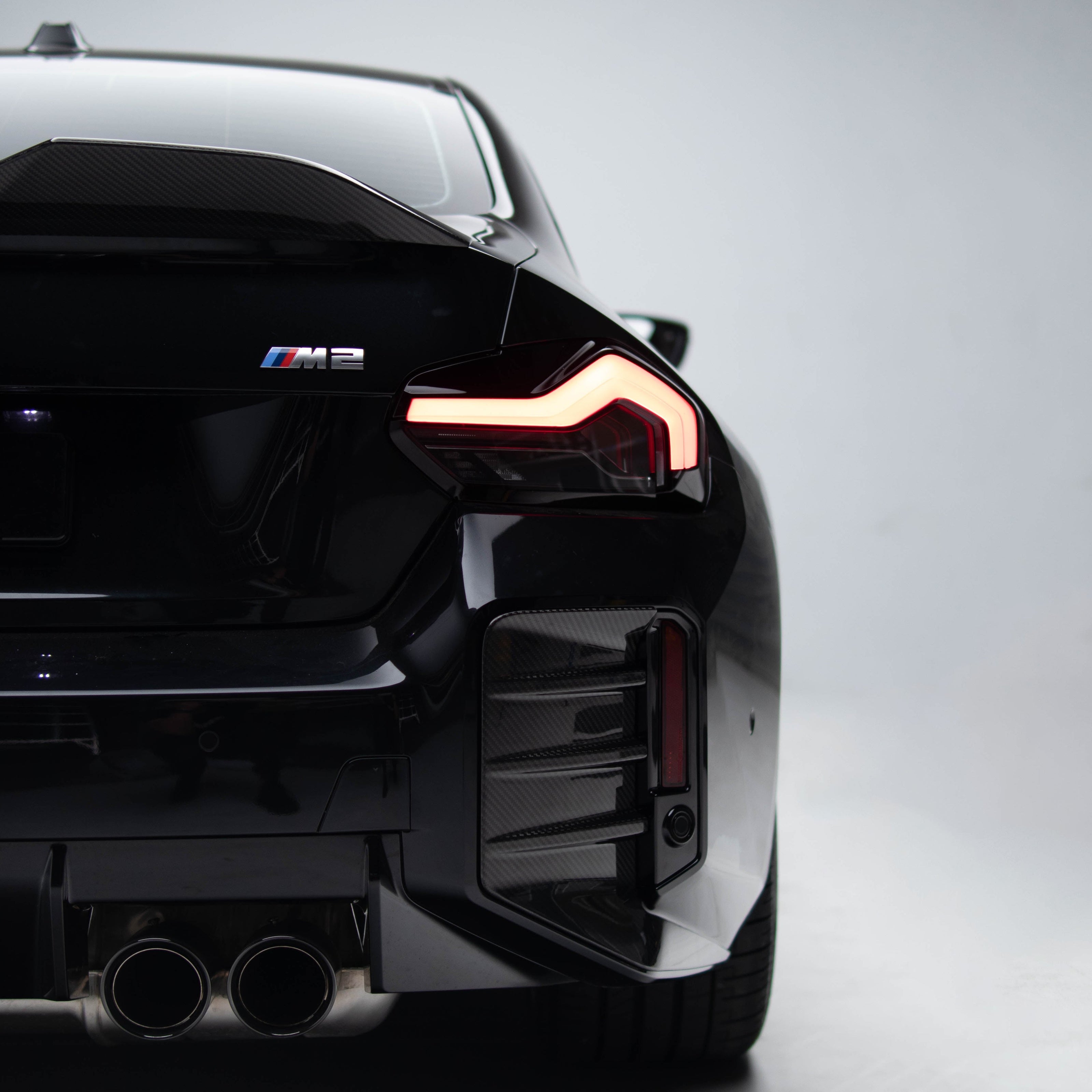 M Performance Style Pre Pregged Dry Carbon Fiber Rear Bumper Trim for