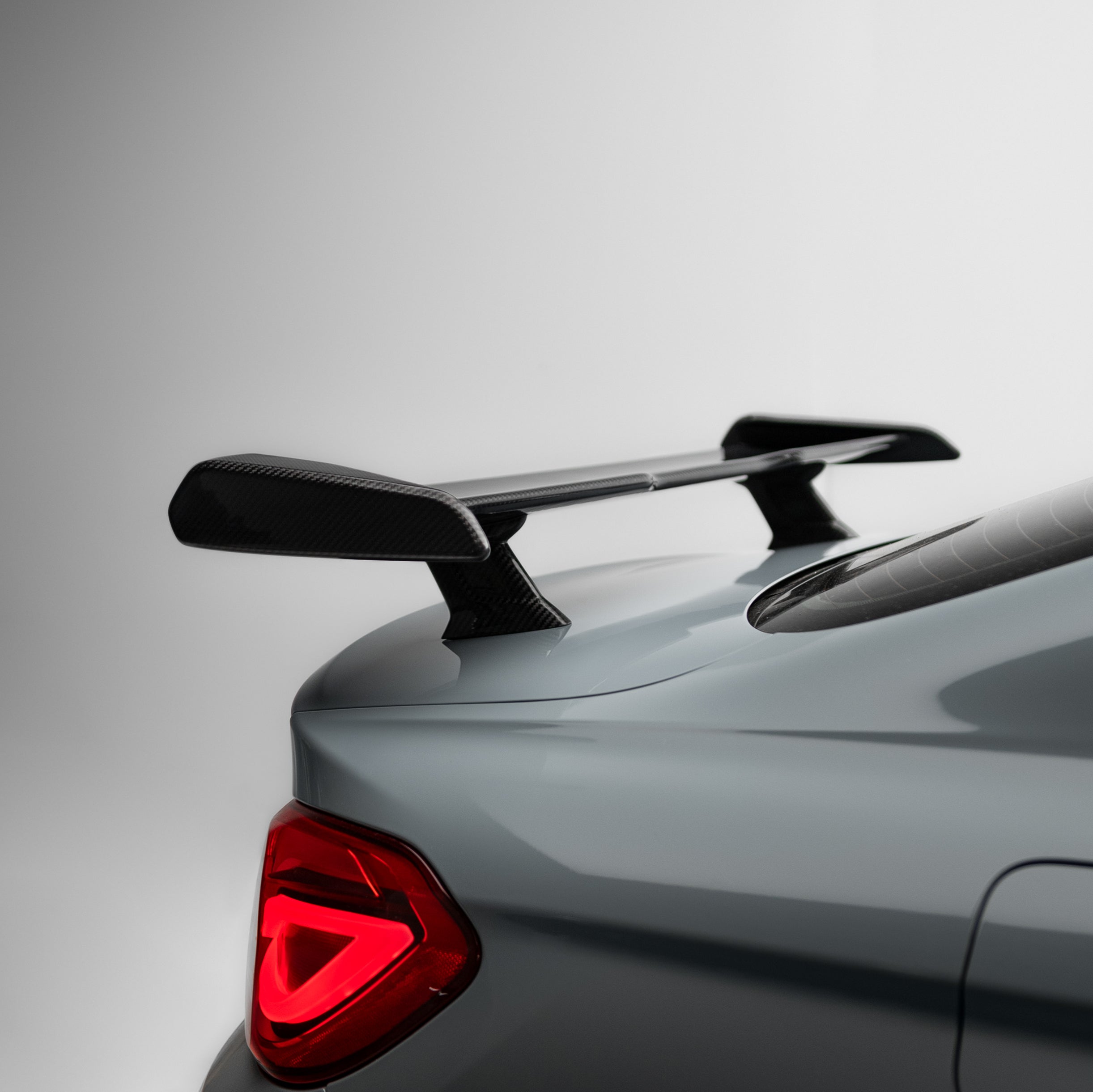 M Performance Style Pre-Pregged Dry Carbon Fibre Rear Wing Spoiler for BMW 2/3/4 Series F22 F30 F32 & M2 M3 M4 F87/F80/F82 2014-2021