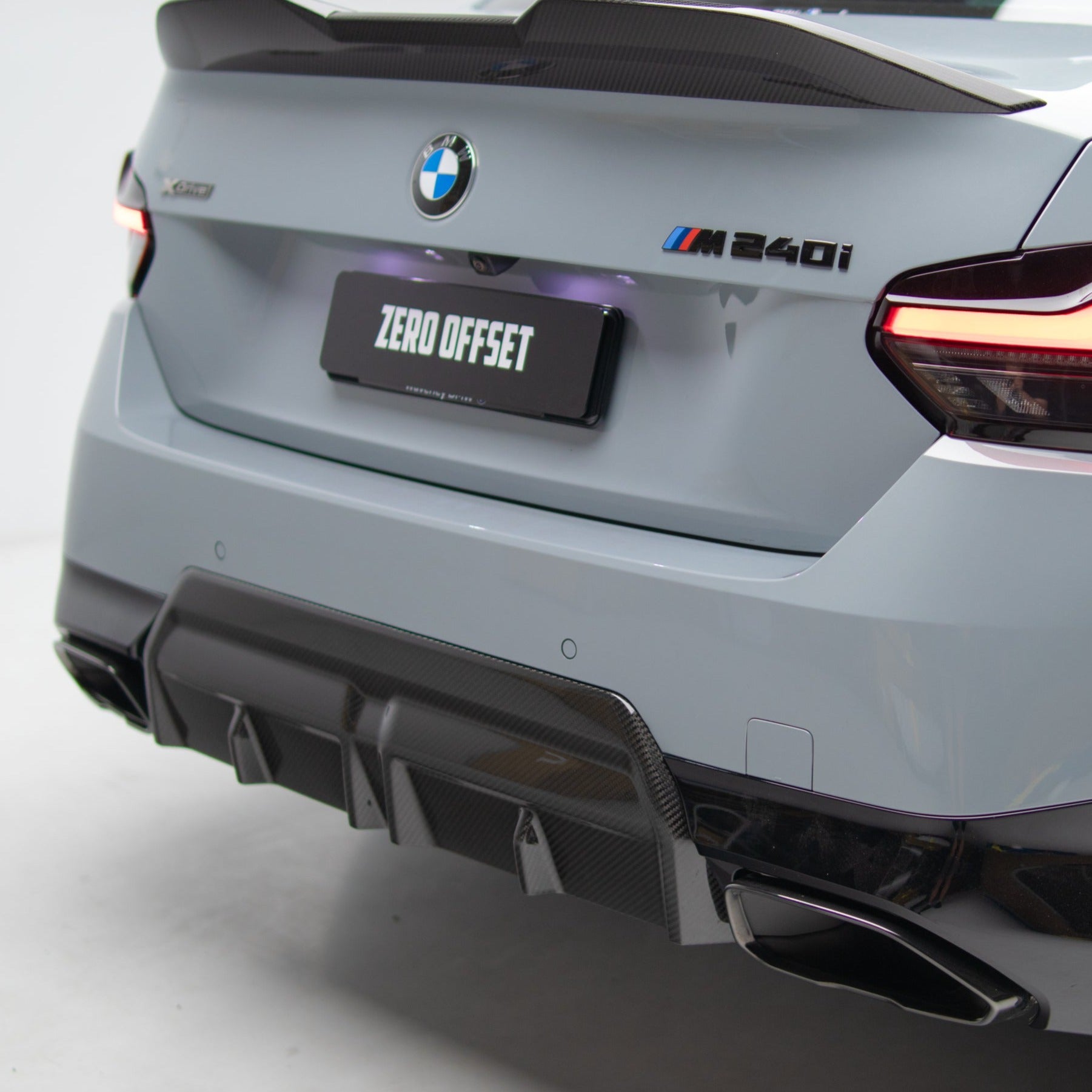 M Performance Style Pre Pregged Dry Carbon Fiber Rear Diffuser for BMW